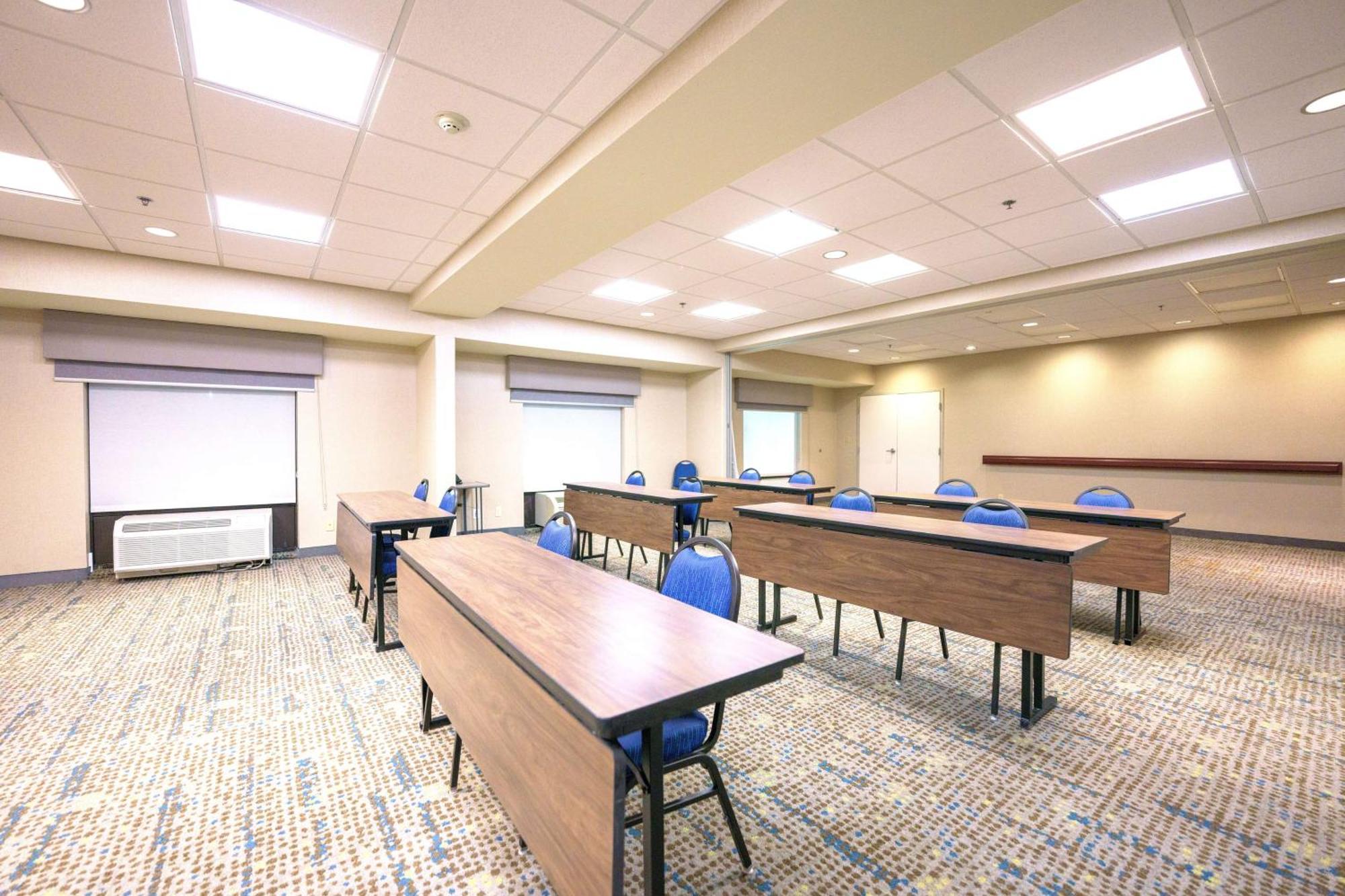 Hampton Inn Hays-North Of I-70 Exteriér fotografie